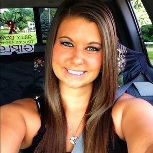 Meet your Posher, Courtney